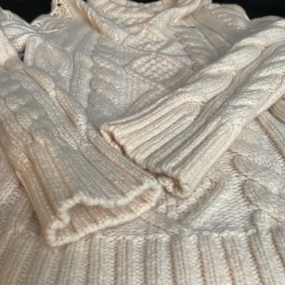 Abercrombie S Sweater - Picture 4 of 5